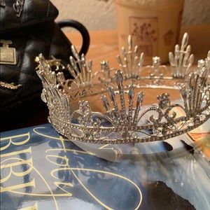 Peace, love, happiness 👑 👸 👠.